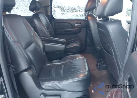 2010 GMC Yukon Xl 1500 Denali z USA, uszkodzony, nr VIN 1GKUKMEF2AR116298